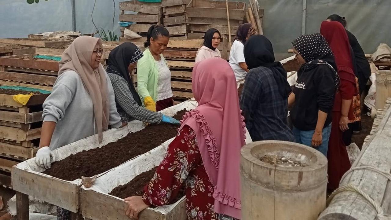 Kisah Nasabah PNM Mekaar Bandung Barat, Ubah Limbah Jadi Sumber Penghidupan Berkat Sinergi Ultra Mikro BRI