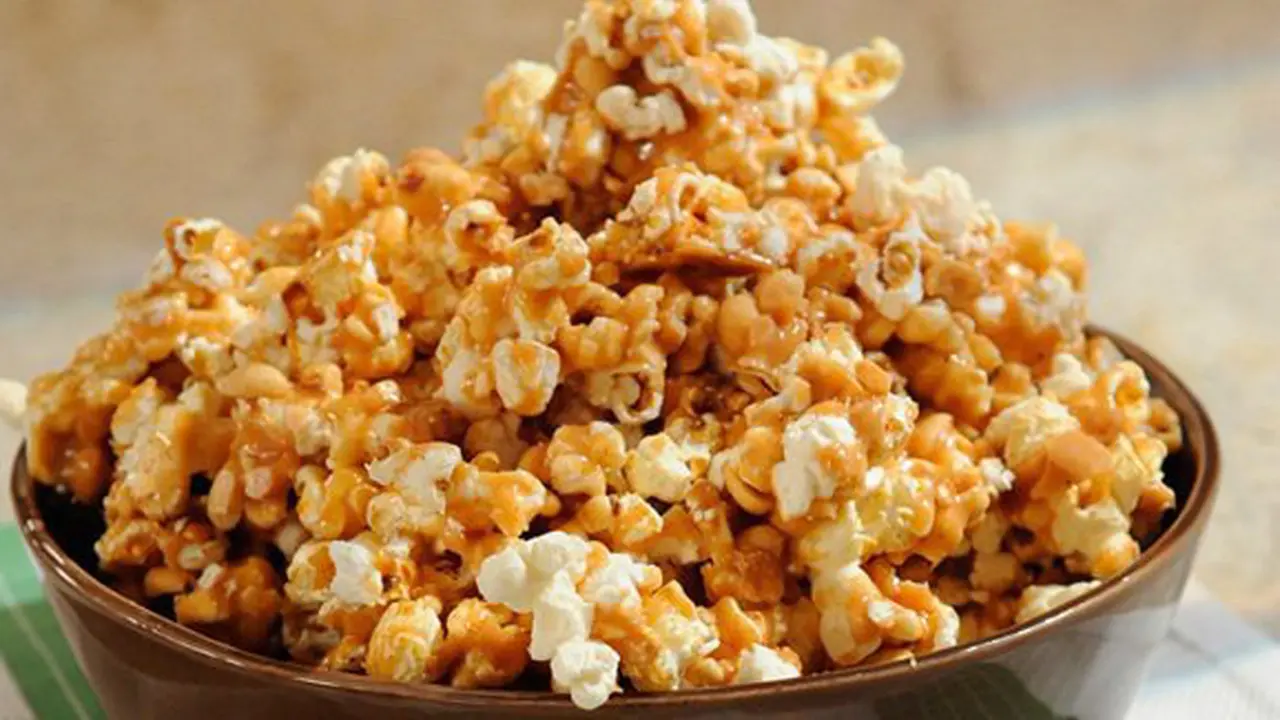 Popcorn honey caramel/copyright Martha Stewart