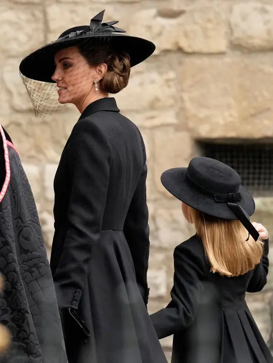 Pemakaman dihadiri oleh lebih dari 2.000 tamu. Foto: Instagram Vanity Fair.