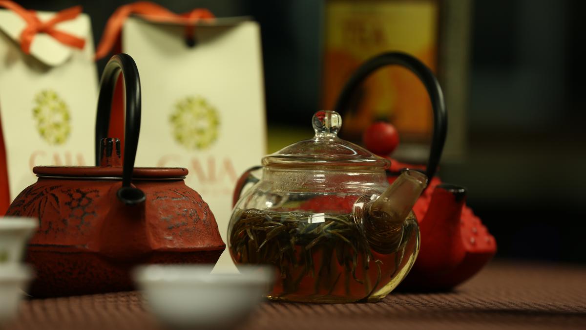 Lebih Sehat Teh Celup, Teh Tubruk atau Daun? - Health Liputan6.com