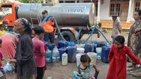 Atasi Krisis Air Bersih, BPBD Probolinggo Salurkan 6.000 Liter Air ke Desa Tulupari