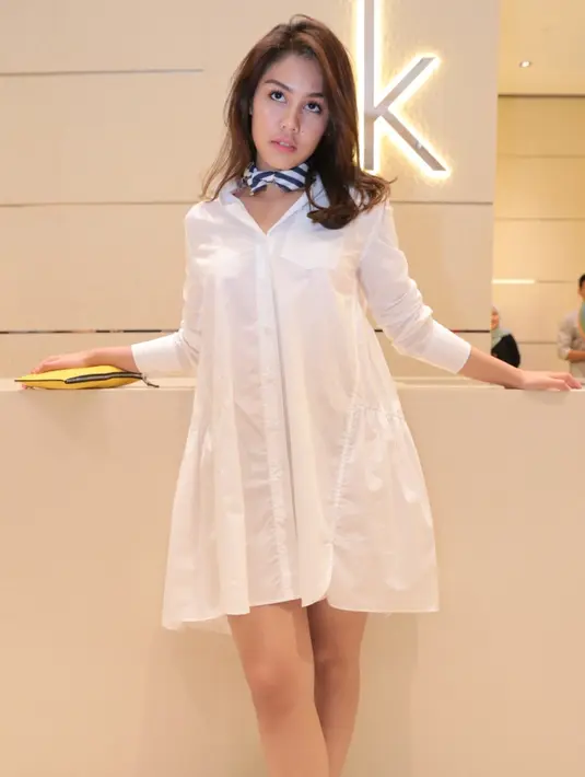 Sudah merasakan sukses dengan membintangi film Dilan 1990, Vanesha Prescilla sepertinya semakin tertarik untuk terjun di dunia hiburan seperti kedua kakaknya, Sissy Prescillia dan Jevin Julian. (Adrian Putra/Bintang.com)