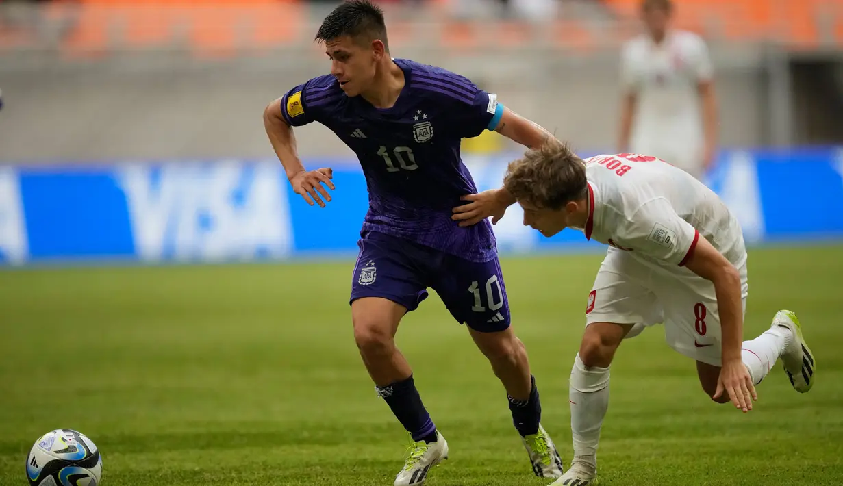 Dengan kemenangan ini, timnas Argentina U-17 menempati puncak klasemen Grup D Piala Dunia U-17 2023. (AP Photo/Achmad Ibrahim)