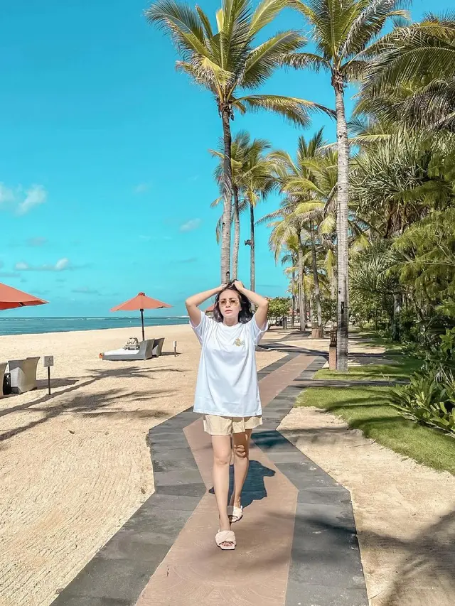 Momen Liburan Momo Geisha di Bali, Naik Private Jet Mewah. (Sumber: Instagram/therealmomogeisha)