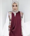 Zaskia Sungkar, artis cantik penuh talenta  ini terus mengembangkan kariernya. Tak hanya di dunia entertain, Zaskia juga terus berkreasi dalam urusan bisnisnya di bidang fashion. (Instagram/zaskiasungkar15)