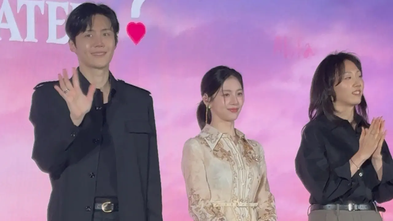 Konferensi Pers Kim Seon-ho dan Go Young Jung dalam drama terbarunya di  Can This Love Be Translated. [Anisha/Fimela]
