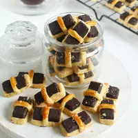 ilustrasi kue kering stik coklat/copyright by Anjarsari laofiati putri (Shutterstock)