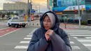 Nama Megawati Hangestri Pertiwi sedang ramai diperbincangkan publik. Ia membanggakan Indonesia dengan sukses jadi pevoli handal di Korea Selatan. Potretnya saat di lapangan dengan jalan-jalan di Korea curi perhatian. (Liputan6.com/IG/megawatihangestrip)