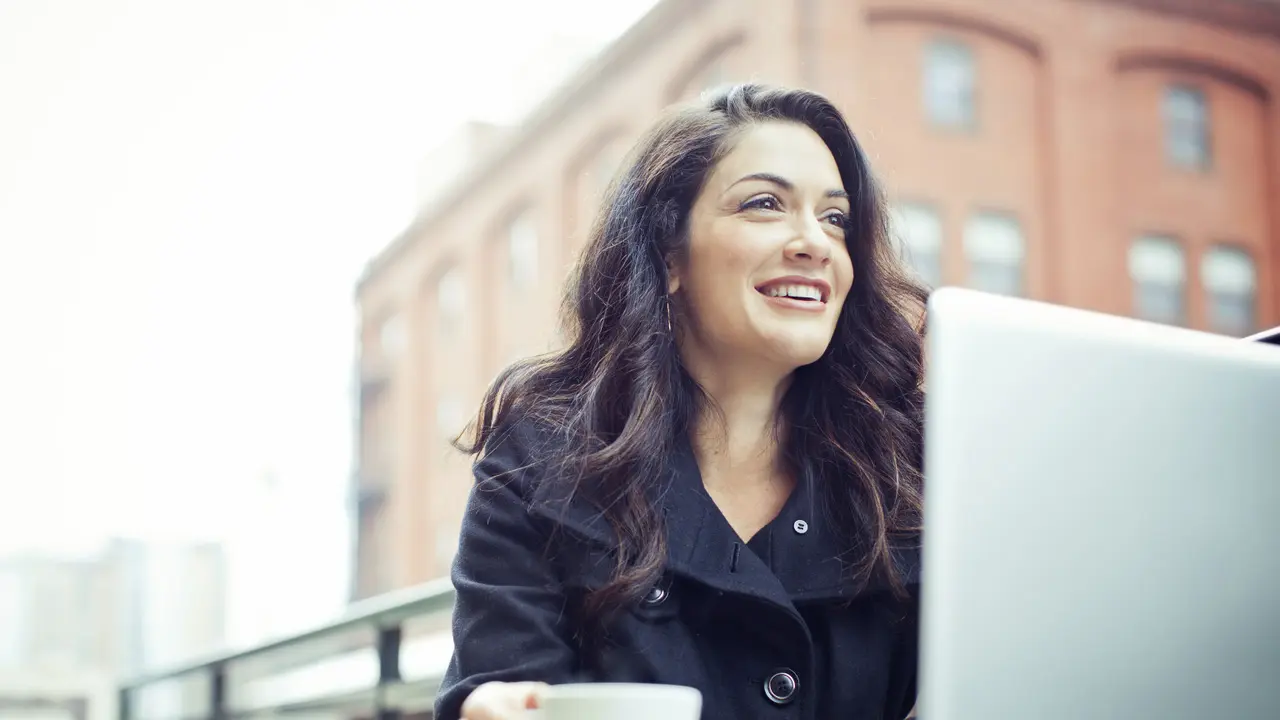 Hati-hati ya girls saat berbelanja onlie. (via. Huffington Post)