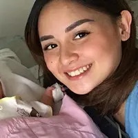 Pemeran Joanna Alexandra baru saja melahirkan anak keempatnya pada Rabu, 24 Mei. Ditengah suasana bahagia kehadiran bayi, Joanna dan suami memendam kesedihan lantaran  bayinya setelah lahir harus menjalani perawatan. (Instagram/joannaalexandra)