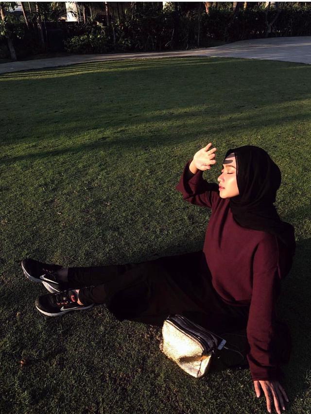 Sudah Lamaran, Ini 6 Potret Cantik Calon Istri Evan Dimas