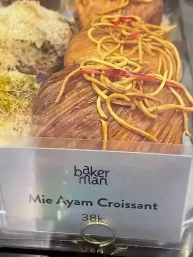 6 Potret Croissant Versi Indonesia Ini Bikin Senyum Tipis