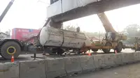 Ada Truk Terguling, Lalu Lintas Tol Cikampek Tersendat