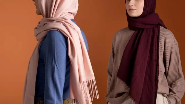 Inspirasi OOTD Warna dan Model Baju Lebaran 2025 Warna Mewah dan Berani Jadi Pusat Perhatian di Lebaran 2025 /freepik.com
