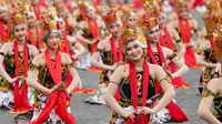 Ribuan Penari Gandurng Tampil memau dalam Festival Gandrung Sewu 2022 di Banyuwangi (Istimewa)