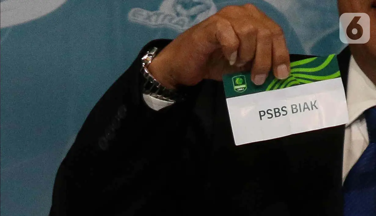 Hasil drawing semifinal pertama Pegadaian Liga 2 2023/24 mempertemukan Persiraja Banda Aceh VS PSBS Biak. (Liputan6.com/Herman Zakharia)