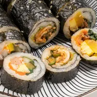 Ilustrasi Kimbap/https://www.shutterstock.com/KT&nbsp;studio
