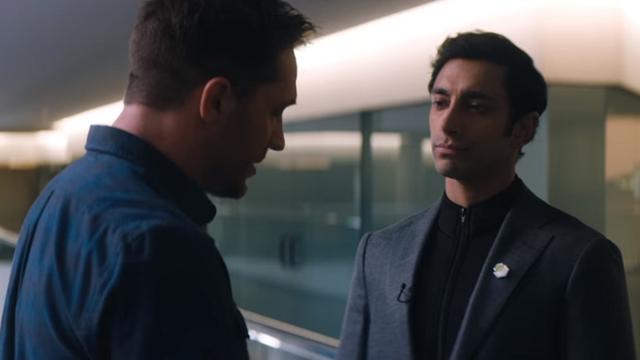 Carlton Drake (Riz Ahmed) dan Eddie Brock (Tom Hardy) dalam film Venom (YouTube/ Sony Pictures Entertainment)