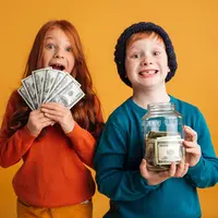 Beberapa cara untuk mengenali anak dengan uang sejak dini. (foto: drobotdean/freepik)