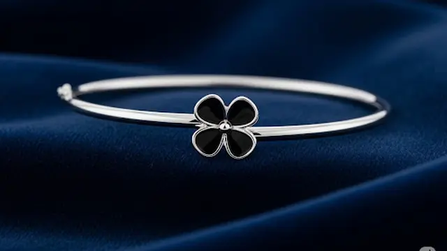 Gelang Emas Putih Minimalis Motif Bunga Hitam