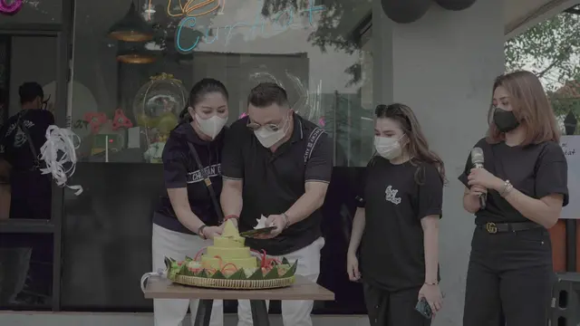 Rere Setyawan dan suaminya George Setyawan melebarkan sayapnya dengan membuka gerai baru