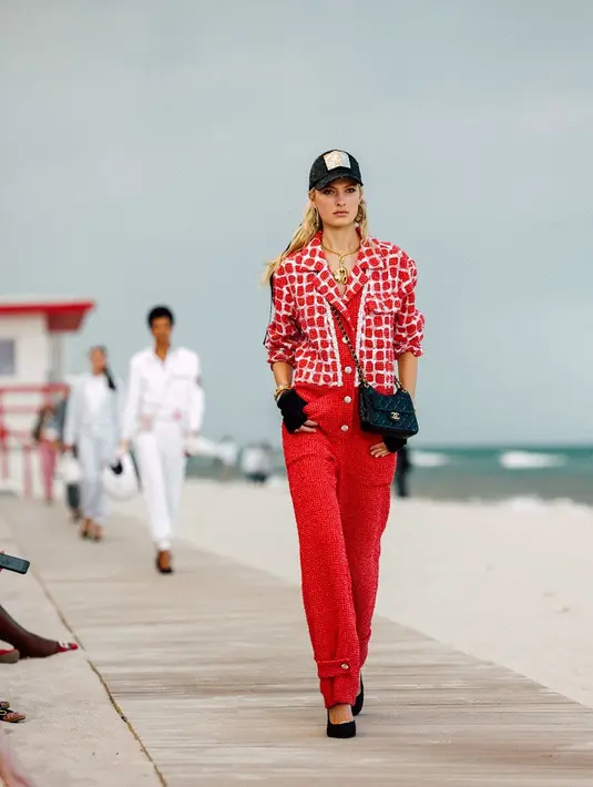 Konsep ini bekerja dengan baik di Miami sejak kota itu menjadi tuan rumah balapan Formula 1 pertamanya awal tahun ini. [Dok/Chanel].