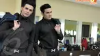 Pria tampan yang menggunakan kemeja hitam ini adalah seorang penyanyi lagu pop minang dan dangdut Indonesia (Liputan6.com/Panji Diksana)