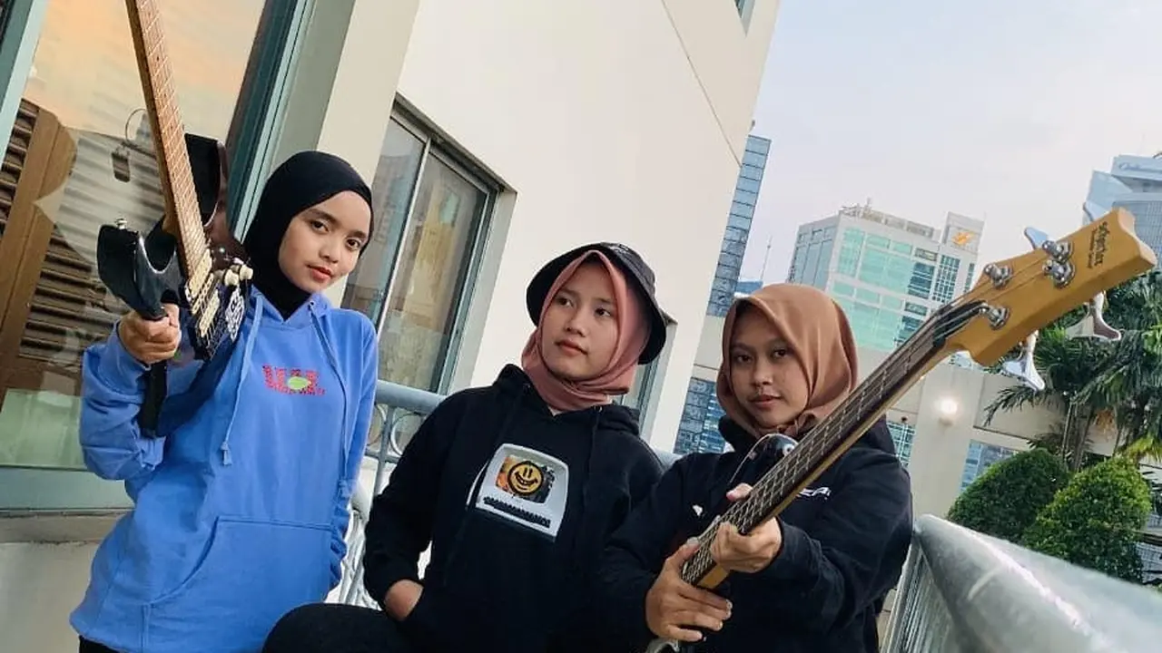 7 Potret Voice of Baceprot, Grup Metal Hijaber Asal Garut yang Akan Tur 4 Negara Eropa