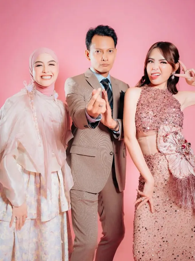 Tampilan Amanda Manopo dan Revalina S Temat saat Premier Film 1 Imam 2 Makmum