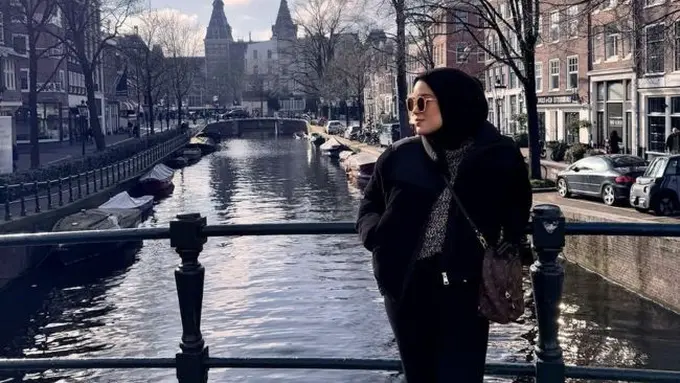 Potret Dhea Natasya, Adik Ipar Shireen dan Zaskia Sungkar (credit: instagram/_dheanatasya)