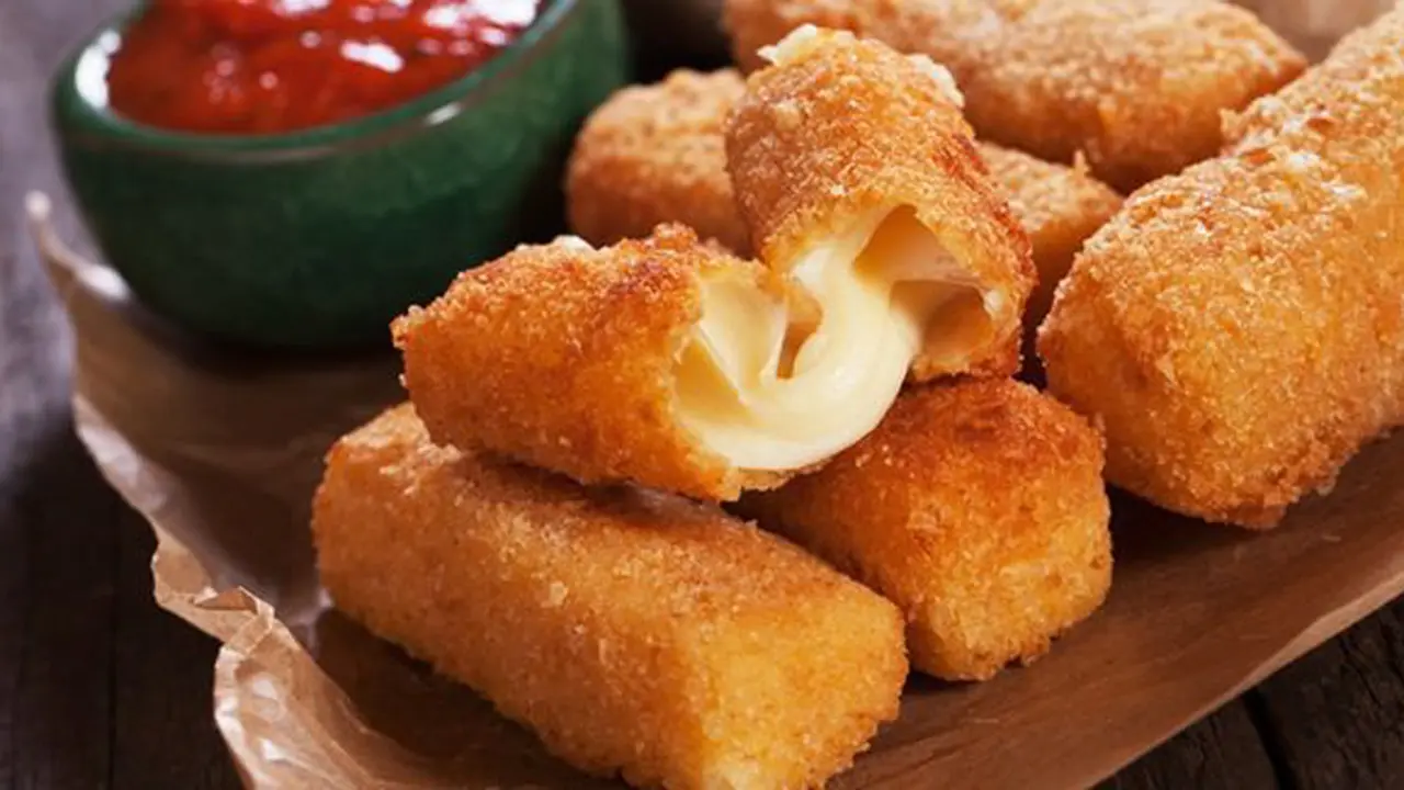 Kroket kentang mozarella/copyright Recipe This.com