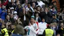 Ekspresi pemain Real Madrid, Cristiano Ronaldo merayakan gol ke gawang Alaves pada La Liga Santander di Santiago Bernabeu stadium, Madrid, (24/2/2018). Real Madrid menang 4-0. (AP/Francisco Seco)