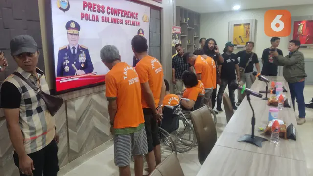 Polisi tangkap para pelaku pembunuhan dalam kasus poliandri berujung maut di Gowa (Liputan6.com/Fauzan)