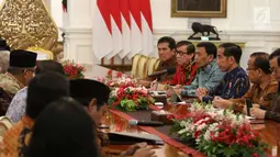 Suasana pertemuan antara Presiden Jokowi dengan anggota Badan Pembinaan Ideologi Pancasila (BPIP) di Jakarta, Kamis (22/3). BPIP adalah badan yang sebelumnya bernama Unit Kerja Presiden Bidang Pemantapan Ideologi Pancasila. (Liputan6.com/Angga Yuniar)