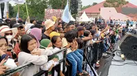 Kampanye Prabowo di Batam ternyata melibatkan anak-anak dan Bawaslu tidak langsung menindak pelanggaran ini. Foto: liputan6.com/ajang nurdin.