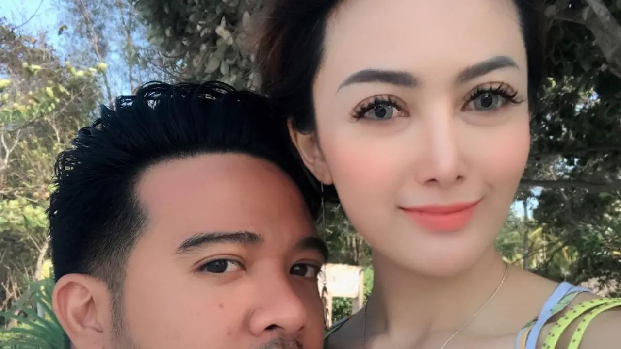 [Bintang] Roby Geisha dan Cinta Ratu Nansya