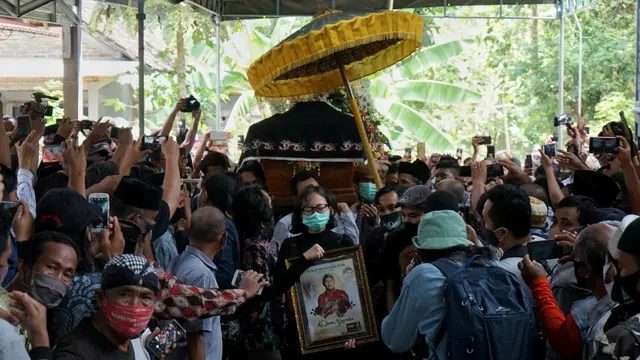 6 Momen Prosesi Pemakaman Dalang Ki Seno Nugroho, Diiringi Gamelan dan Tangis Pelayat