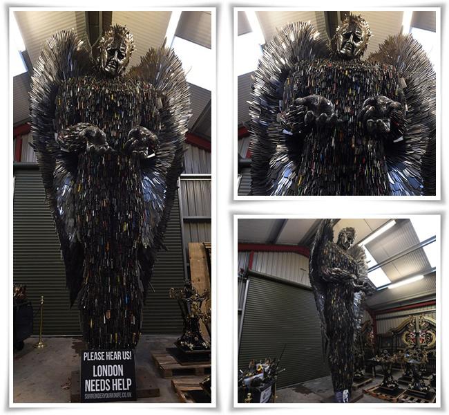 Patung keren karya Alfie yang terbuat dari ratusan ribu pisau | Photo: Copyright dailymail.co.uk