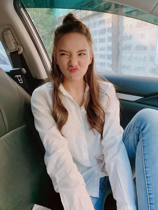 6 Potret Danie Groves, Aktris Thailand yang Viral Karena YouTuber Fiki Naki