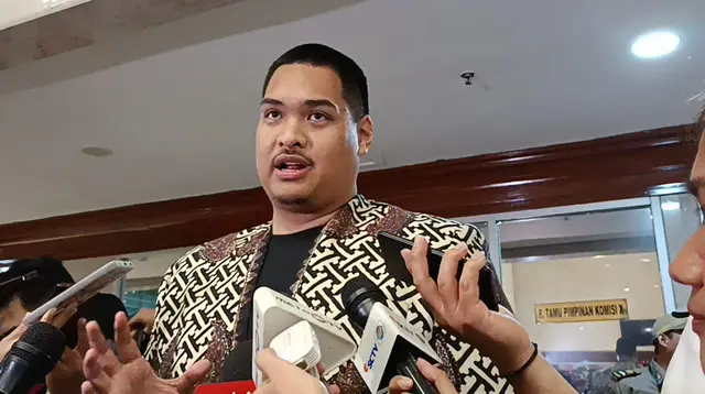 Menteri Pemuda dan Olahraga atau Menpora Dito Ariotedjo langsung turun tangan mengecek kondisi usai viral venue hingga akses ke PON XXI Aceh-Sumut 2024 memprihatinkan. (Merdeka.com)