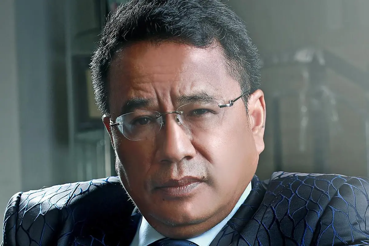 [Bintang] Ini Alasan Hotman Paris Hutapea Dukung Sopir Ojek Online yang Ditabrak Model