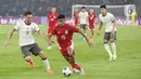 Sejak menit awal pertandingan, Timnas Indonesia langsung meningkatkan intensitas serangan kea rah pertahanan China. (Liputan6.com/Angga Yuniar)