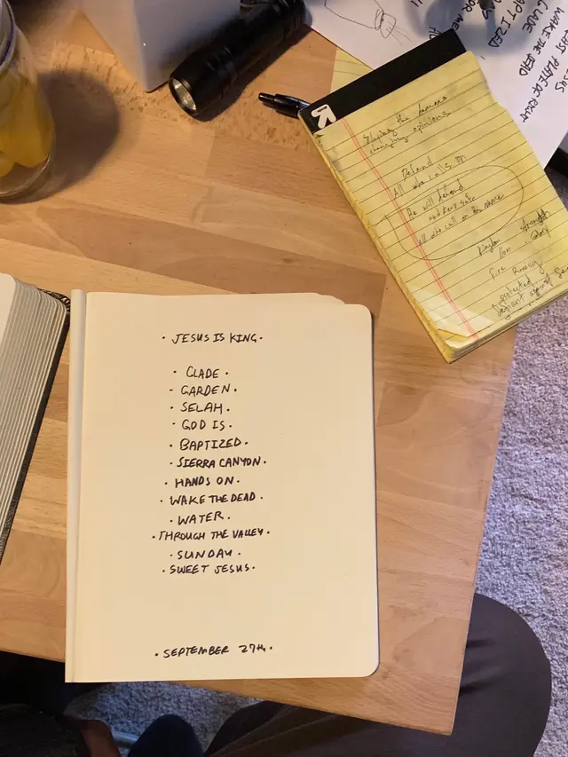 [Fimela] Unggahan Kim Kardashian soal Album Baru Kanye West