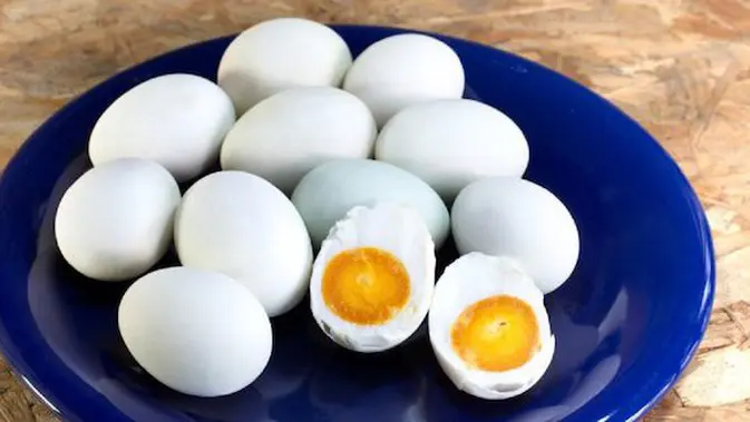 Cara Membuat Telur Asin Dengan Abu Gosok Dan Batu Bata Food Fimela Com