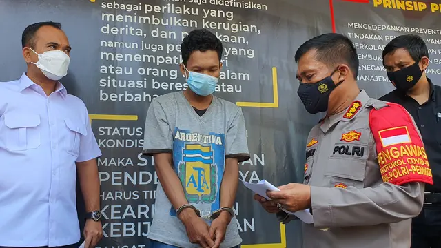 Tersangka EP berhasil ditangkap usai melakukan penganiayaan pada anaknya, bayi berusia 7 bulan di kontrakannya di Kelurahan Sukamaju Baru, Kecamatan Tapos, Kota Depok, Jawa Barat.