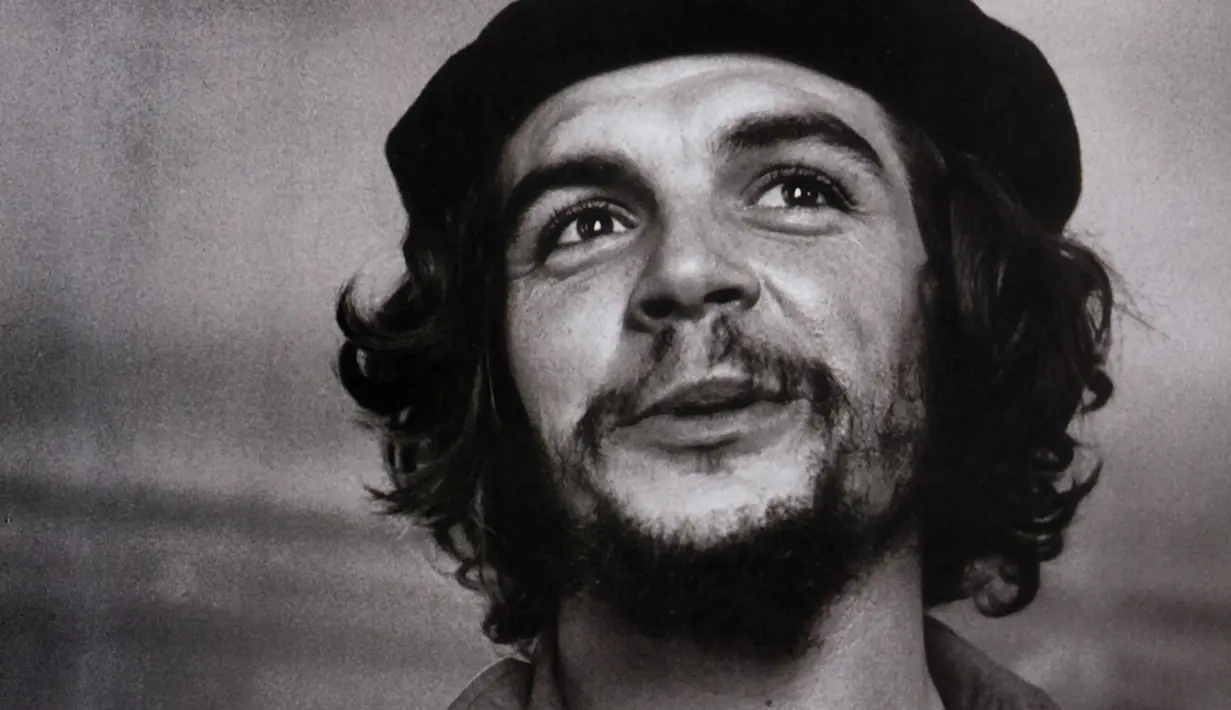 Ernesto Guevara Lynch de La Serna (Che Guevara) lahir di Rosario, Argentina, 14 Juni 1928. Ia adalah pejuang revolusi Marxis Argentina dan seorang pemimpin gerilya Kuba (Istimewa)