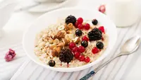 9 Topping Terbaik untuk Nikmati Oatmeal, Sarapan Jadi Lebih Sehat dan Kaya Rasa