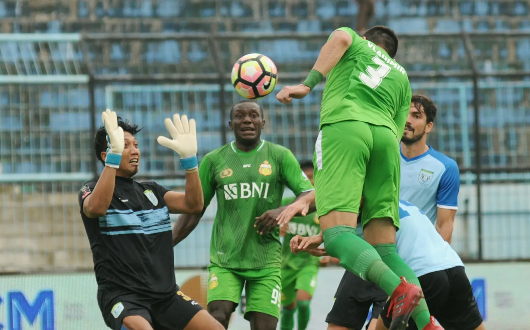 Persela Lamongan Vs Bhayangkara FC (Bola.com/Iwan Setiawan)