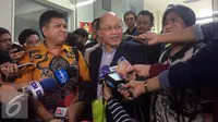 Mario Teguh usai menjalani pemeriksaan di Polda Metro Jaya terkait tuduhan Ario Kiswinar dan Aryani Soenarto tentang pencemaran nama baik dan fitrna. (Fachrur Rozie/Liputan6.com)