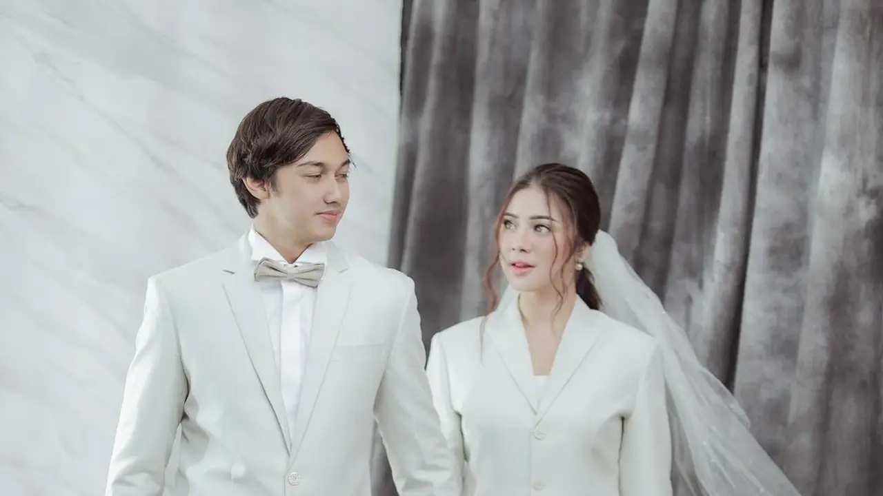 Felicya Angelista dan Immanuel Caesar Hito. (Foto: FD Photography dari Instagram @felicyangelista_)